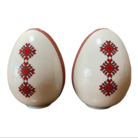 VTG Ukrainian Vegreville Alberta Porcelain Salt & Pepper Shakers - Picture 1 of 6